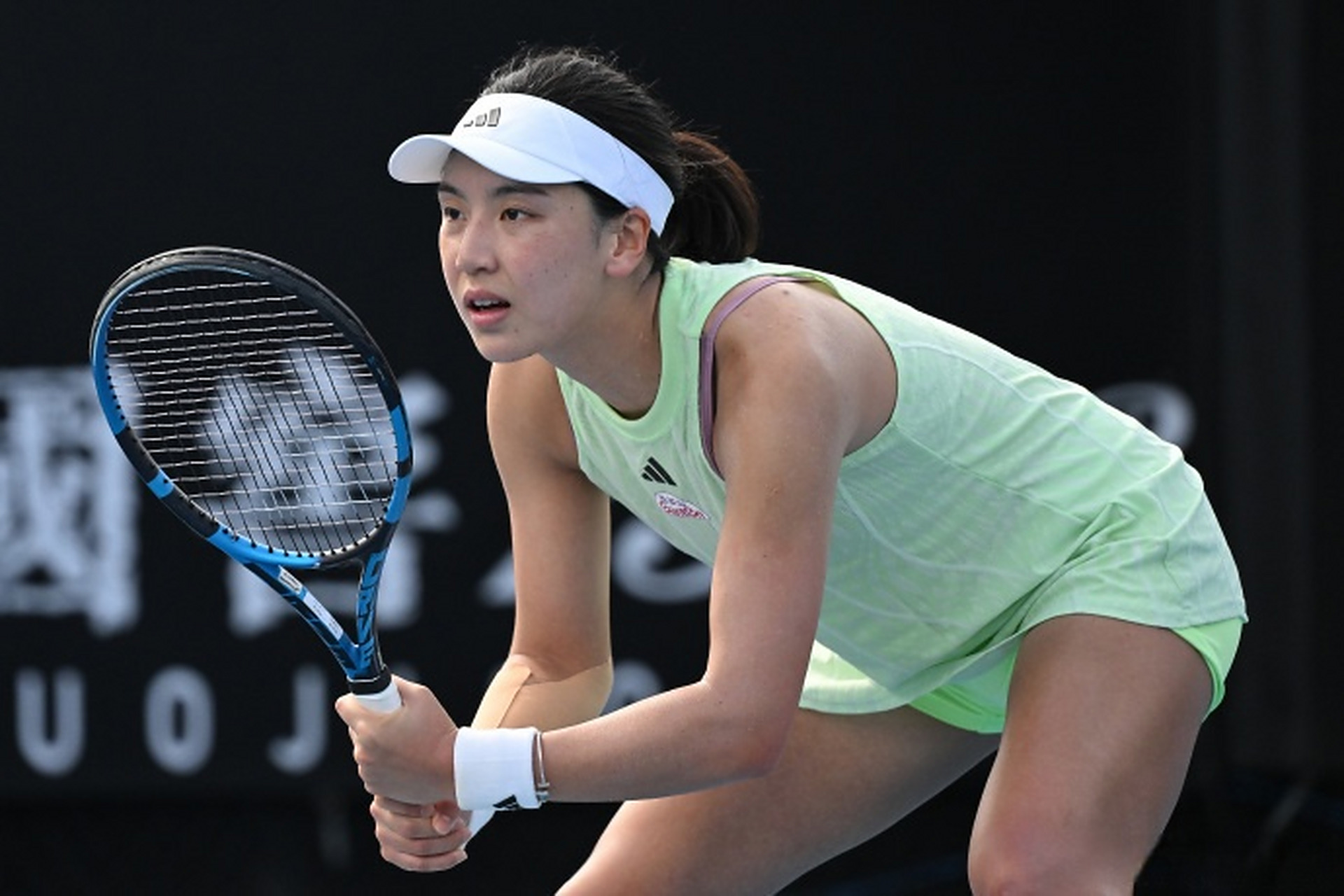 主场球迷依 主场球迷依